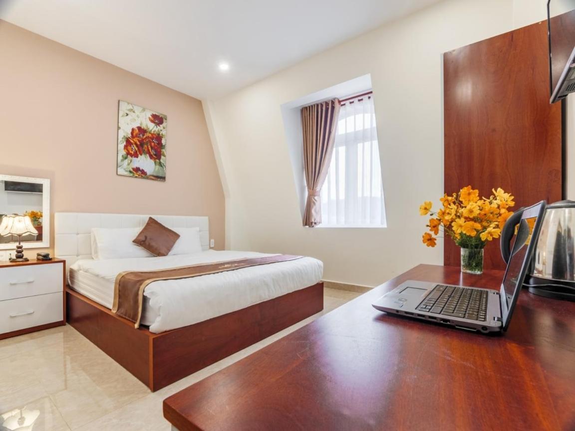 Aurora Hotel Dalat Exterior photo