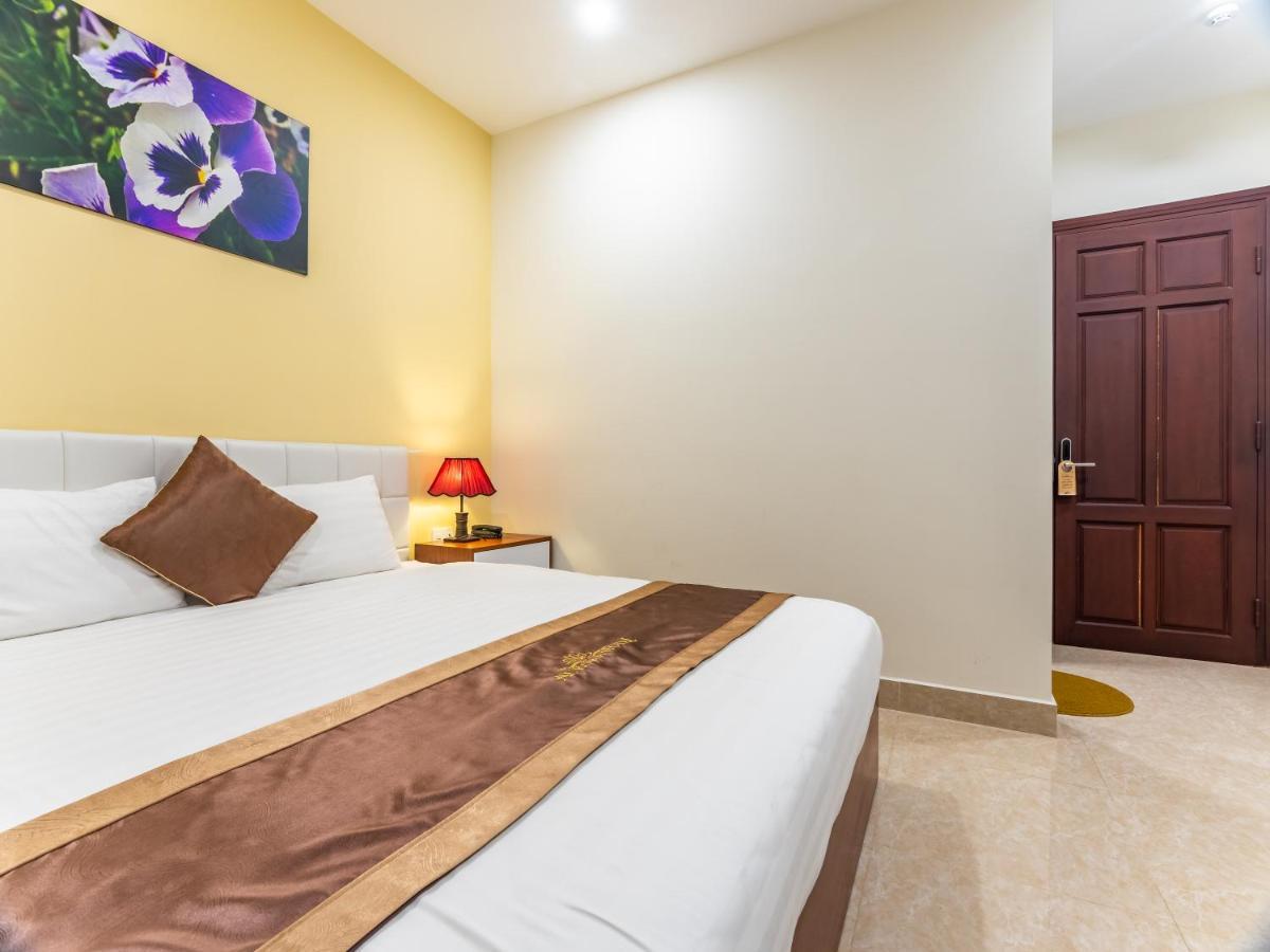 Aurora Hotel Dalat Exterior photo