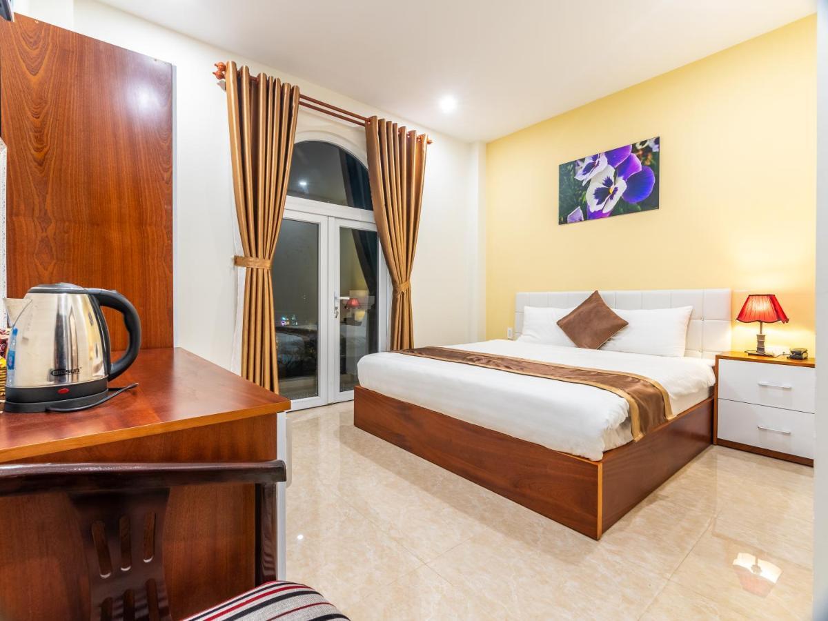 Aurora Hotel Dalat Exterior photo