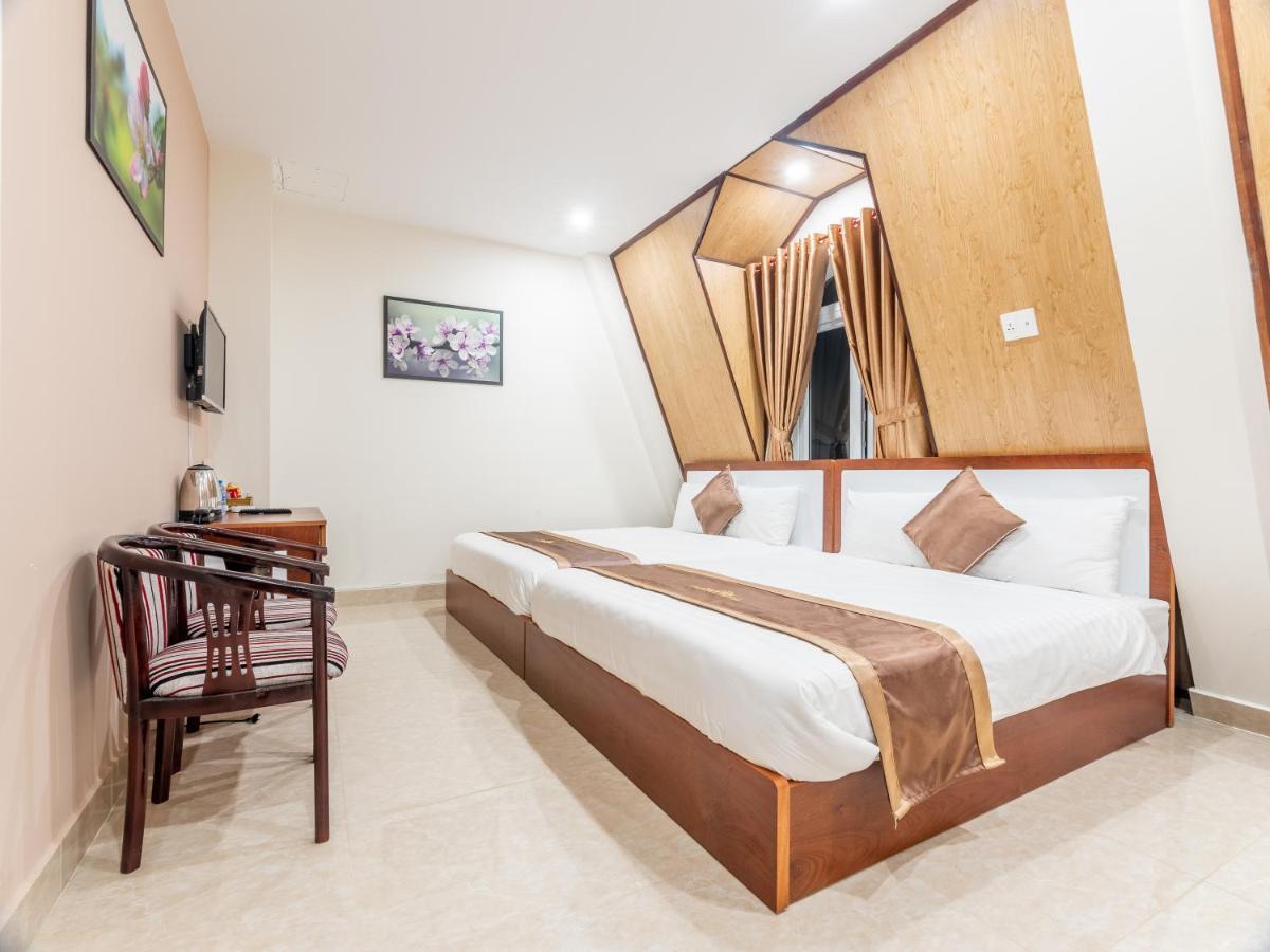 Aurora Hotel Dalat Exterior photo